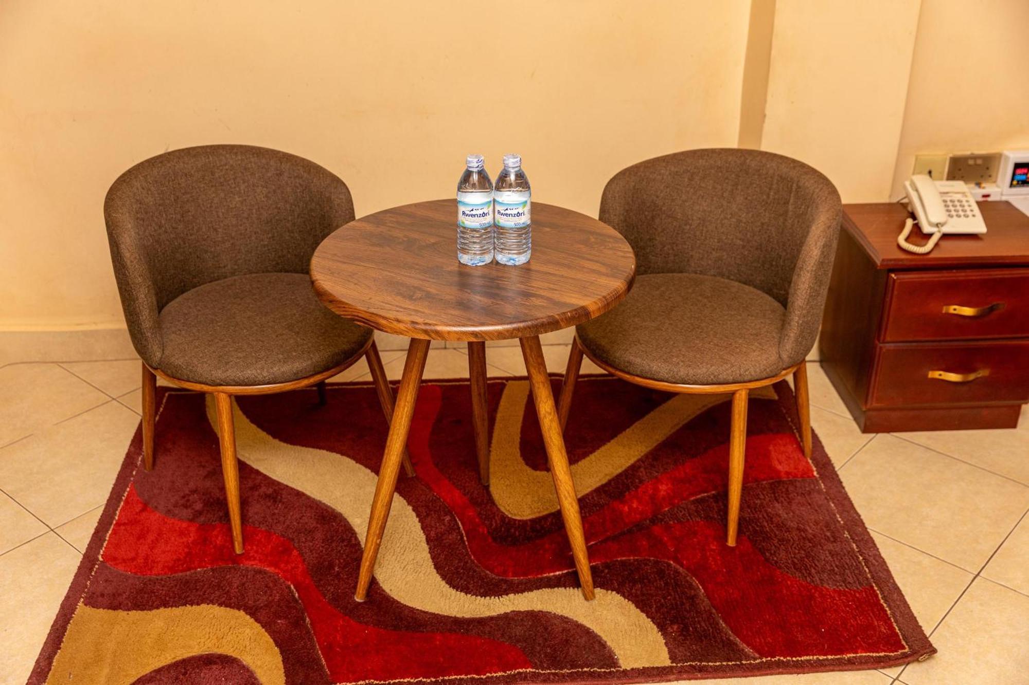 Ss Hotel Kampala Exteriör bild